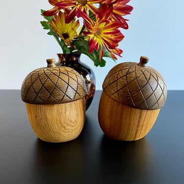 2 Carved, Lidded, Acorn Shaped, Wood Boxes, Thanksgiving Autumn or Fall Decor Decoration - Salt Cellar Pig, Candy Dish, 
