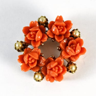 50's lucite roses gold plate wreath pin, detailed faux coral flowers & pearls circle brooch 