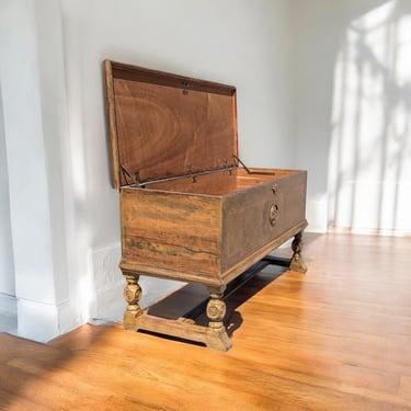 Antique Cedar Chest, E.D. Roos Cedar Chest factory, Living Room, Bedroom, Linen Storage, Traditional, American 