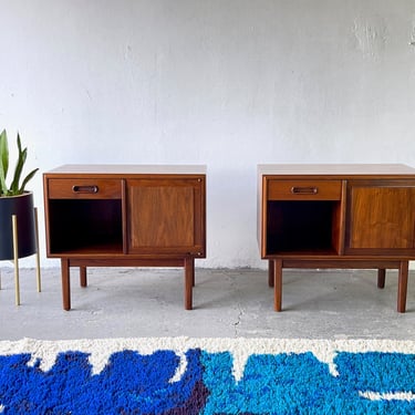 Pair of 1950s Jack Cartwright Founders Mid-Century Modern Side Tables 