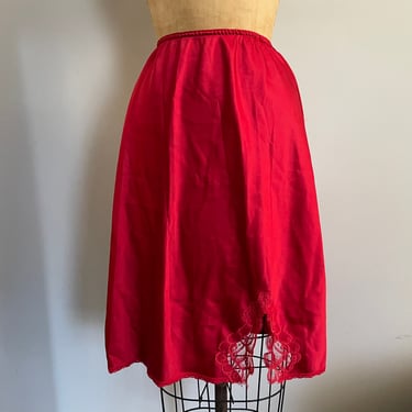 Vintage ‘80s ‘90s lipstick red half slip | nylon skirt slip with lace trim 