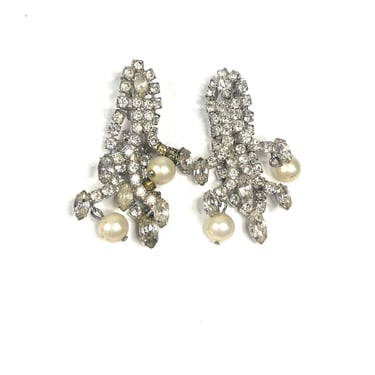 HATTIE Carnegie Vintage Rhinestone Clip On Earrings, Faux Pearl Earrings, Rhinstone Drop Earrings, New Years Eve Jewelry, Old Hollywood Era 