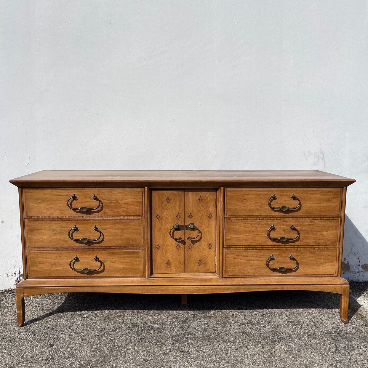 Mid Century Modern Dresser Chest of Drawers Thomasville | Deja Vu