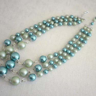 1950s/60s Teal and Mint Faux Pearl Bead Three Strand Necklace 