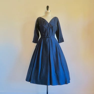 1950's Navy Blue Fit and Flare Formal Dress Pearl and Rhinestone Trim Full Skirt V Neckline 3/4 Sleeves Rockabilly  29