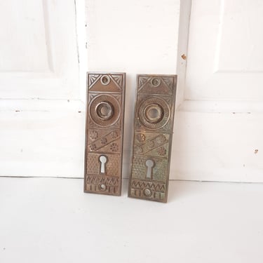 Pair of FC Linde Antique Doorknob Back Plates, F.C. Linde Bronze Door Knob Plate Escutcheons, Antique Door Plate Hardware 022705 