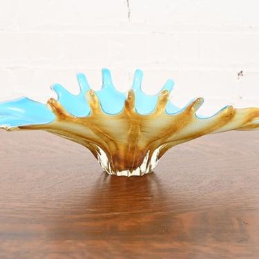 Archimede Seguso Style Italian Murano Glass Scalloped Edge Centerpiece Bowl or Fruit Bowl