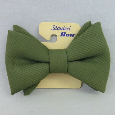 70s Green Bow Tie - Butterfly Cut - Unworn on Card - Stanicci Bow - Clip On - Vintage 1970s 