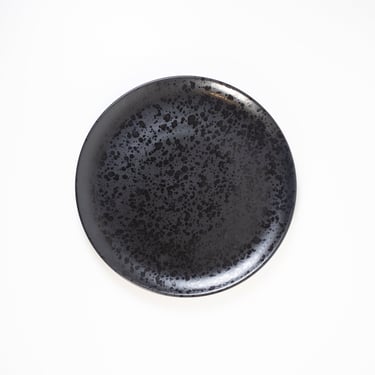 Pearl Dinner Plate | Rent | Black