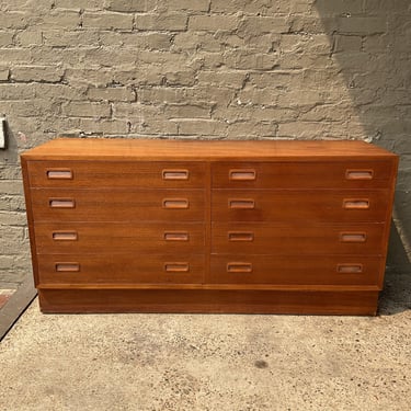 MCM Dresser