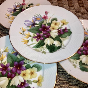 Set of 4 ~ St. Martin email de limoges Dinner Plates~ 9.5” Scalloped Plate Set~ Beautiful Floral bouquet, wicker embossed edges,  gold rims 