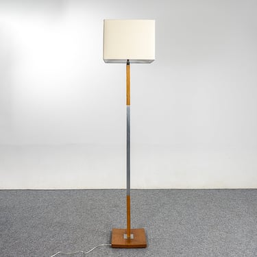 Danish Modern Oak & Aluminum Floor Lamp - (321-345.15) 