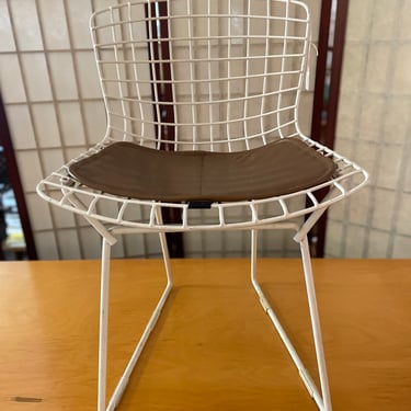 Harry Bertoia wire chair
