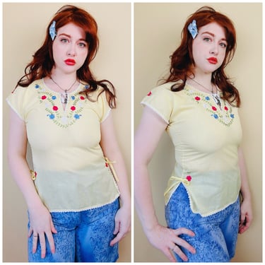 1970s Vintage Pastel Yellow Scalloped Blouse / 70s / Seventies Rainbow Embroidered Folk Top / Size Small 