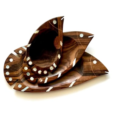 Vintage Hand Carved Shell Inlay Wood Trays Polynesian Fish Decorative Nesting Bowls Dishes Set of 3 