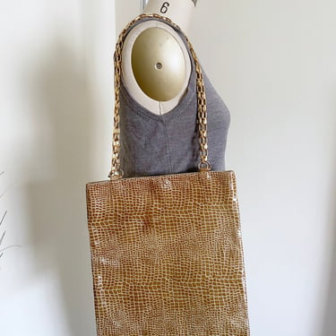 Vintage 90's textured leather purse with a chainstrap 