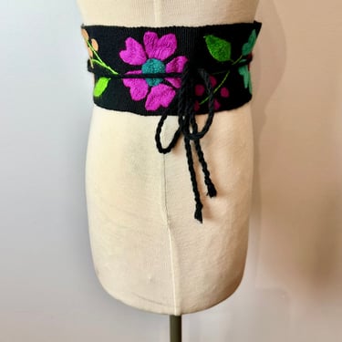 Vintage bright floral textile belt~ cincher style wraps around colorful~ wooly woven cloth~ boho / open size 