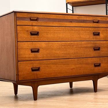 Dresser by Butilux Furniture 