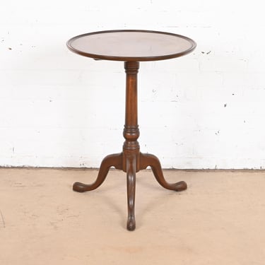 Kittinger Georgian Mahogany Pedestal Tea Table, Circa 1960s