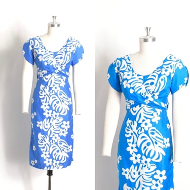 Vintage 1960s Dress / 60s Hawaiian Floral Wrap Dress / Blue White ( XS extra small ) 