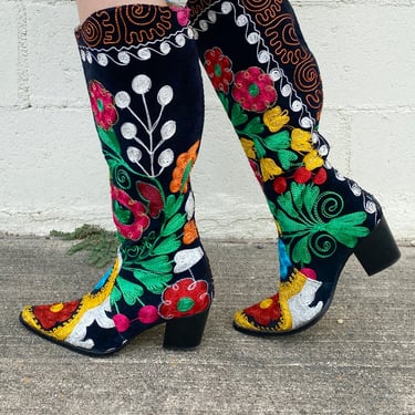 Cha-Cha Floral Embroidered Boots