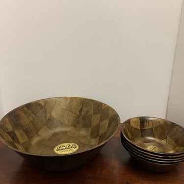 Vintage Tai Wood Set of Bowls 