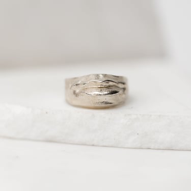 Sterling Silver Petite Lips Ring