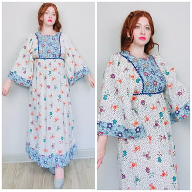 1970s Vintage Cream and Blue Cotton Floral Maxi Dress / 70s / Seventies Batik Kimono Sleeve Boho Gown / XL - XXL 