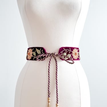 Regal 1970's Velvet and Floral Embroidered Waist Sash Belt / OS