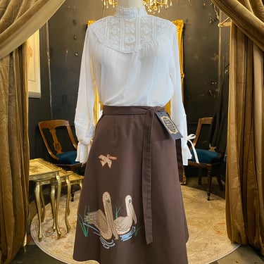 1970s wrap skirt, brown cotton, large, vintage 70s skirt, bird print, applique pelican, tie waist, a-line, novelty print, hippie style, mod 