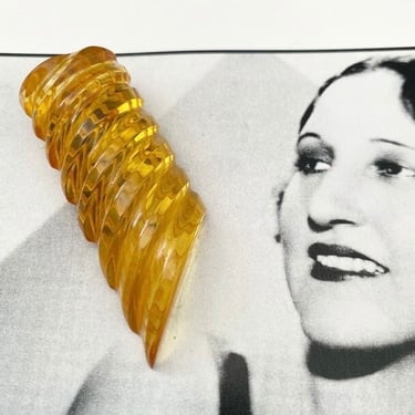 Vintage Art Deco 1930s Carved Apple juice Bakelite dress clip modernist by BakeliteBa