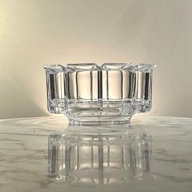 Large “Regal”  lucite console bowl designed by William Bounds for Grainware 