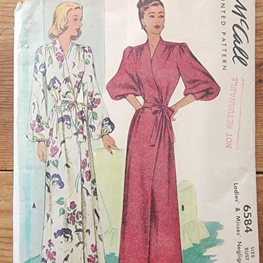 Vintage 40s Sewing Pattern: Ladies Negligee Robe McCall Pattern Bust 34 