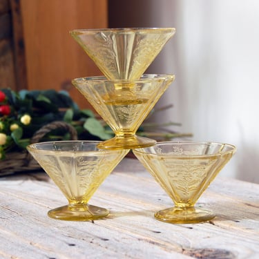 Federal Glass Madrid pattern yellow dessert champagne glasses / depression glass / footed coupe / sherbet cups  / vintage glassware 