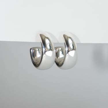 Loop Earrings in Silver