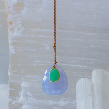 18k Gold, Chalcedony and Chrysoprase Necklace