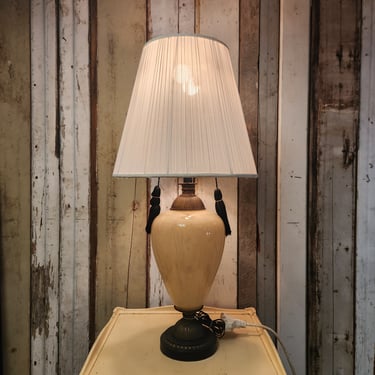 Hollywood Regency 2-Light Table Lamp with Tassels