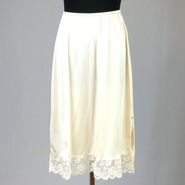 Vintage Fantasia Half Slip - Light Beige Nylon Skirt Slip - Lace Trim Hem - JC Penney - Size M Medium 