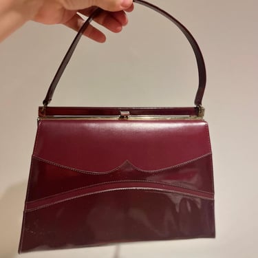 Walking Pendelton - Vintage 1950s 1960s Burgundy Red Vinyl Patent Leather Handbag Purse 