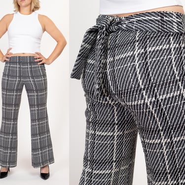 Medium 70s Black & White Plaid Flared Pants | Vintage High Rise Elastic Waist Polyester Trousers 