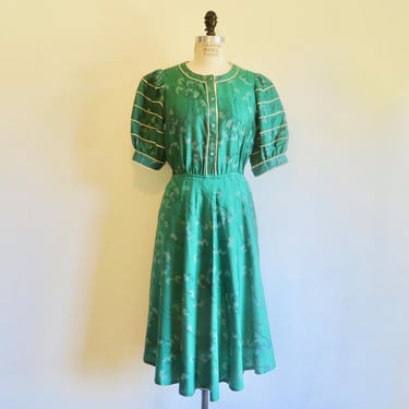 Green Floral Raw Silk Thai Day Dress Spring Summer Made in Thailand 32" Waist Size Medium 