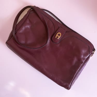 Vintage ‘80s Etienne Aigner shoulder bag | cordovan leather purse, classic handbag with horseshoe logo 