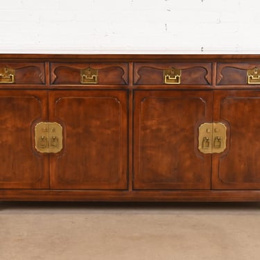 Henredon Hollywood Regency Chinoiserie Walnut Sideboard Credenza, Circa 1970s