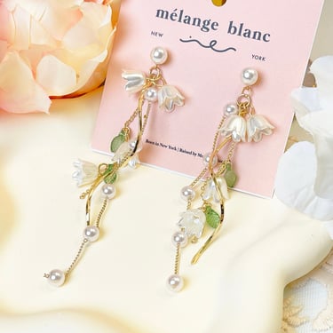 E147 flower dangle earrings, lily of the valley earrings, flower drop earrings, threader earrings, long drop earrings, fairy flower earrings 
