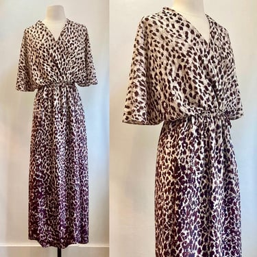 Vintage 70s Robe / LEOPARD CHEETAH Print  / Wrap Dress / Batwing Sleeves + Maxi Length / M-L 