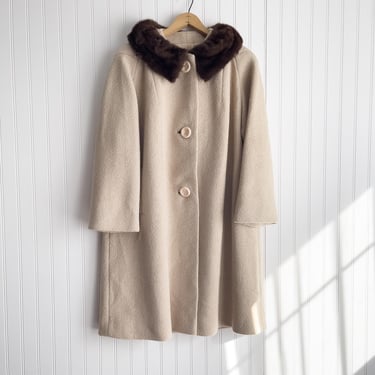 beige wool coat 50s 60s vintage Forstmann Frizelda mink fur collar heavy warm overcoat 