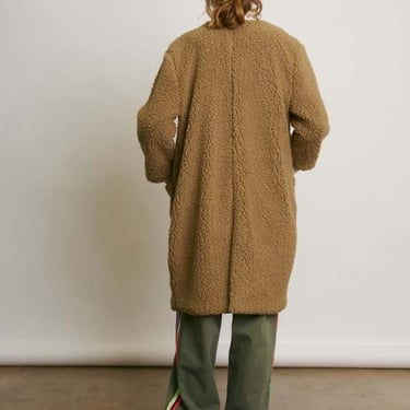 Aquarius Cocktail THE BEAR sherpa Coat - Brown Sugar