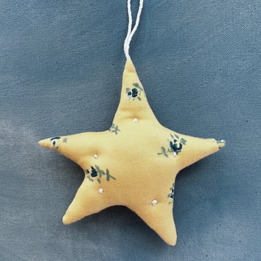 Star Ornament, Ditsy Rose Straw