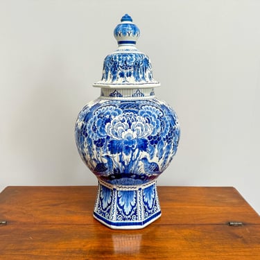 Unique XL Royal Delft Lidded Vase, De Porceleyne Fles 