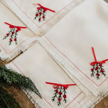 Vintage Embroidered Christmas Napkin Set 
